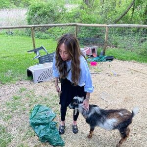 Meet your Posher, Estee